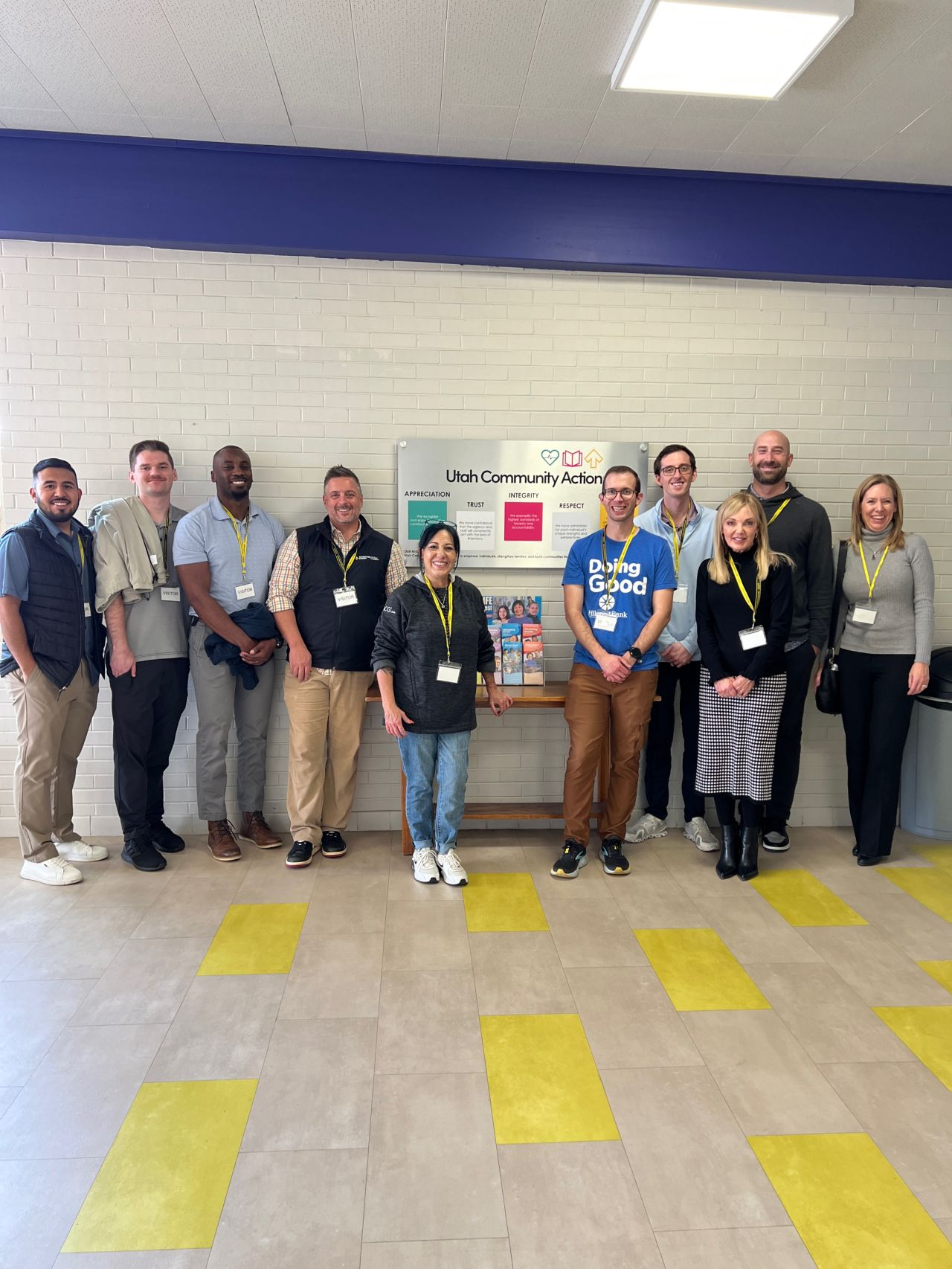 Vista Bank Volunteers with Utah Community Action.